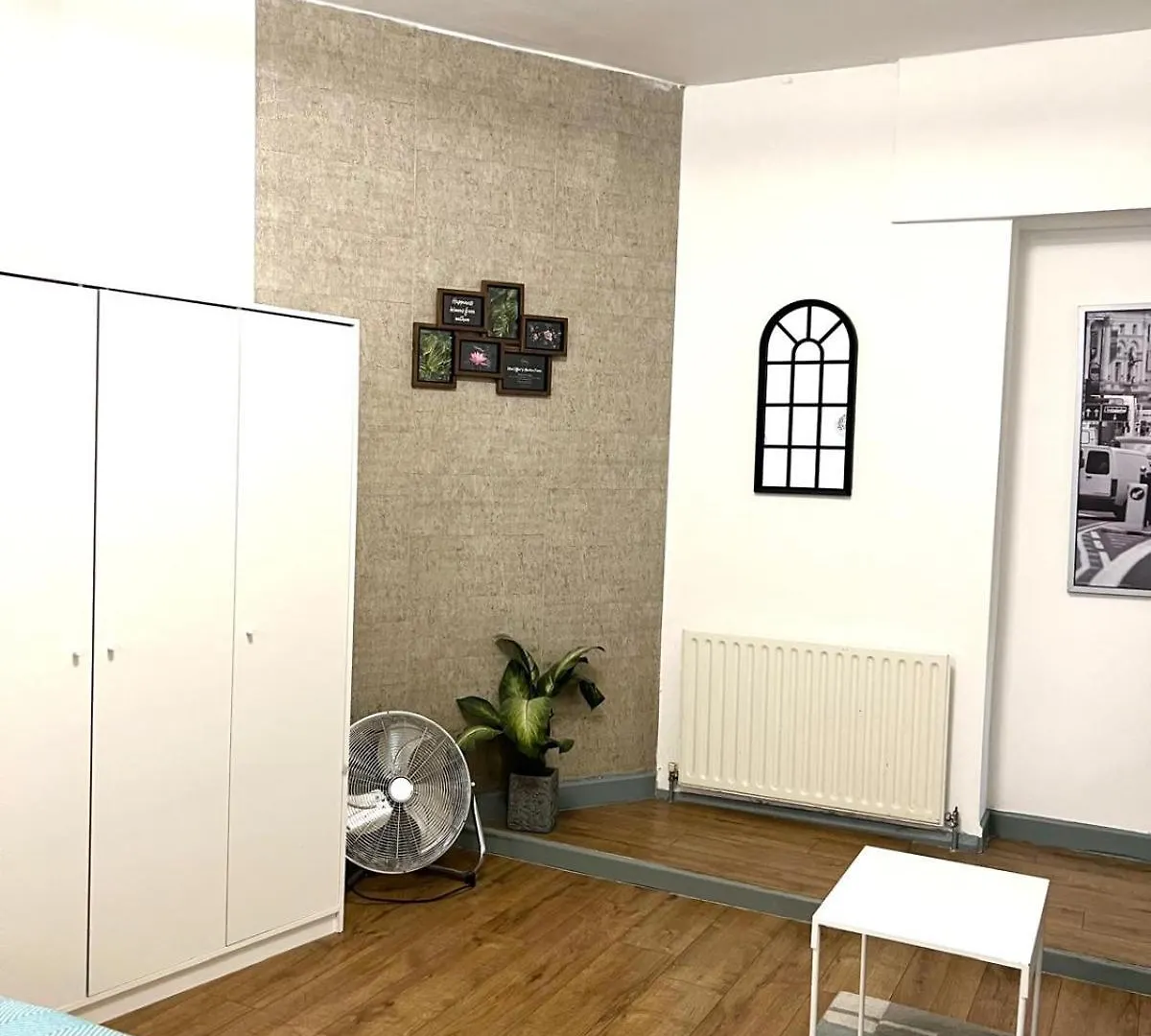 Apartment Specious Studio Flat In A Good Location London