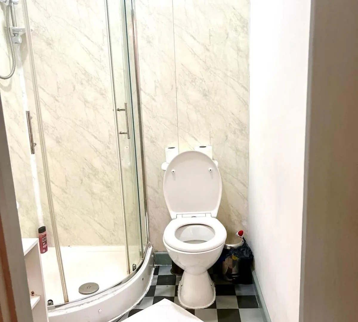 Specious Studio Flat In A Good Location London 0*,